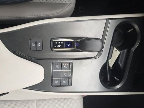 Used 2025 Lexus UX 300h AWD w/ Accessory Package (Z2) image 19