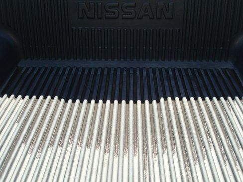 Used 2021 Nissan Frontier SV w/ SV Utility Package image 11