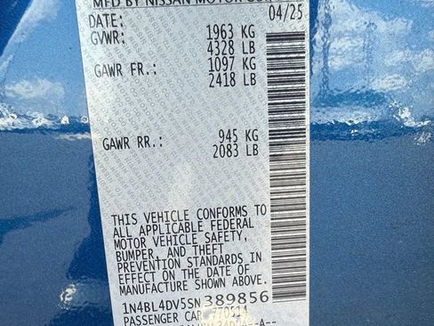 Used 2025 Nissan Altima 2.5 SV FWD image 32