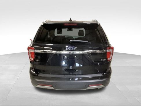 Used 2019 Ford Explorer XLT w/ Equipment Group 202A AWD/4WD image 8