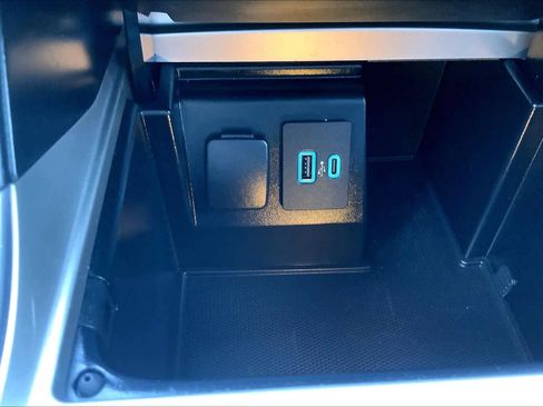 Used 2020 Ford Explorer Platinum w/ Premium Technology Package image 67