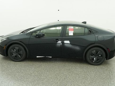 New 2026 Toyota Prius Plug-In Hybrid image 9