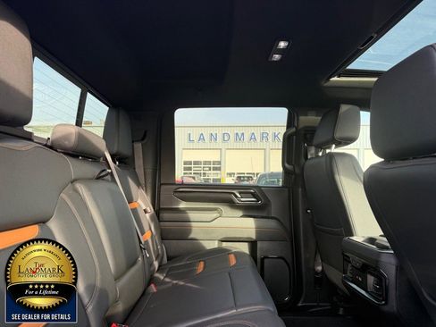 Used 2024 GMC Sierra 2500 AT4 w/ AT4 Premium Plus Package image 16