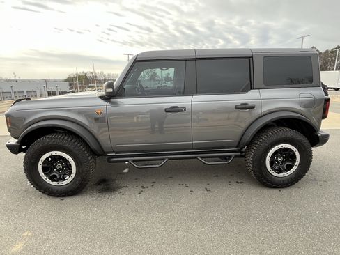 Used 2024 Ford Bronco Badlands image 6
