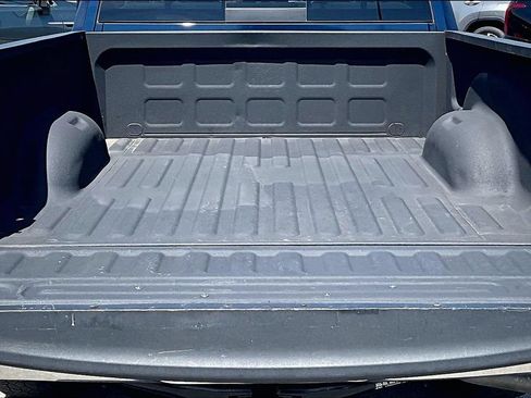 Used 2020 RAM 1500 Classic SLT w/ Luxury Group RWD image 7