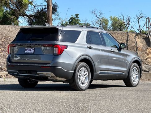 New 2026 Ford Explorer Active w/ Active Comfort Package RWD image 3