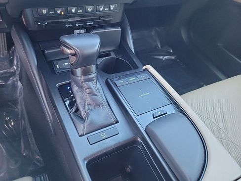 Used 2020 Lexus ES 350 Ultra Luxury image 21