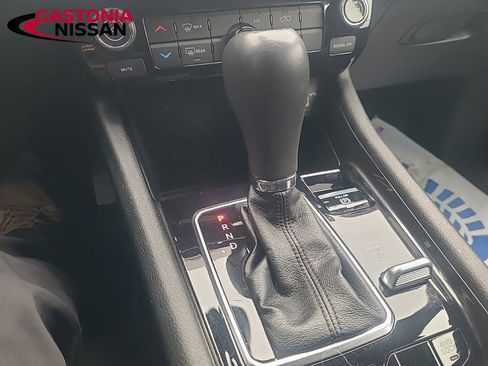 Used 2024 Jeep Compass Latitude image 61