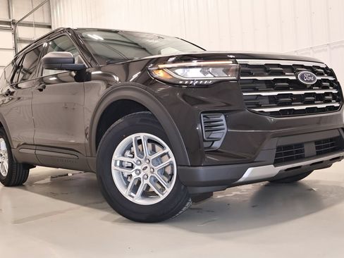 New 2026 Ford Explorer Active AWD/4WD image 34