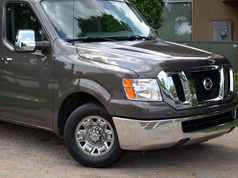 Used 2016 Nissan NV 3500 SV w/ SV Technology Package image 4