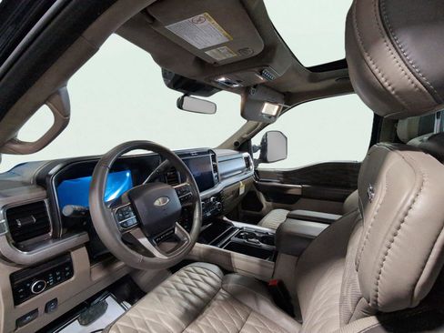 Used 2025 Ford F350 Platinum w/ Platinum Plus Package image 12