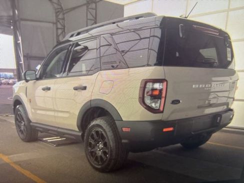 Used 2025 Ford Bronco Sport Badlands image 19