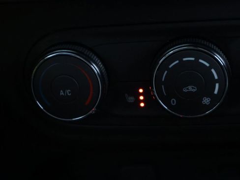 Used 2024 Chevrolet Trax RS image 20