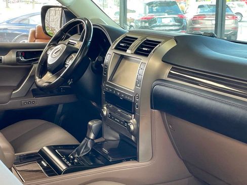 Used 2020 Lexus GX 460 Premium w/ Premium Package image 35