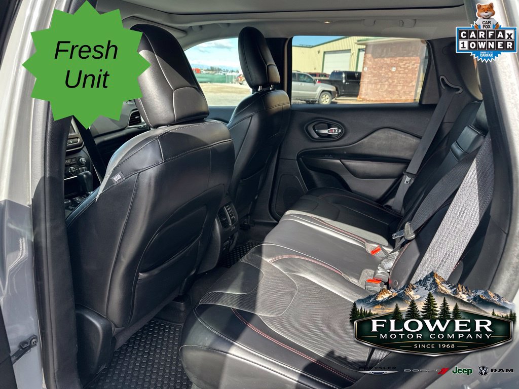 Used 2019 Jeep Cherokee Trailhawk AWD/4WD image 20
