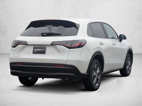 New 2026 Honda HR-V LX image 2