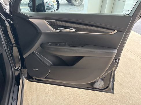 Used 2025 Cadillac XT6 Sport image 38