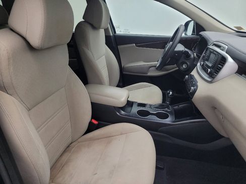 Used 2017 Kia Sorento AWD image 21