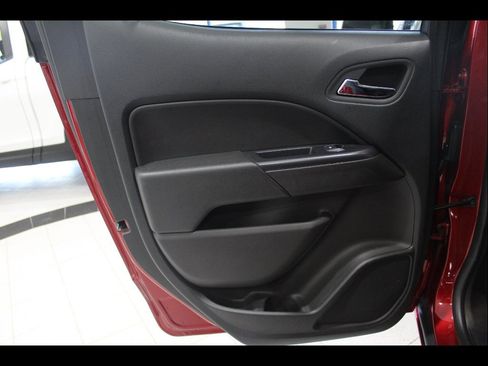 Used 2022 Chevrolet Colorado LT w/ Safety Package AWD/4WD image 18
