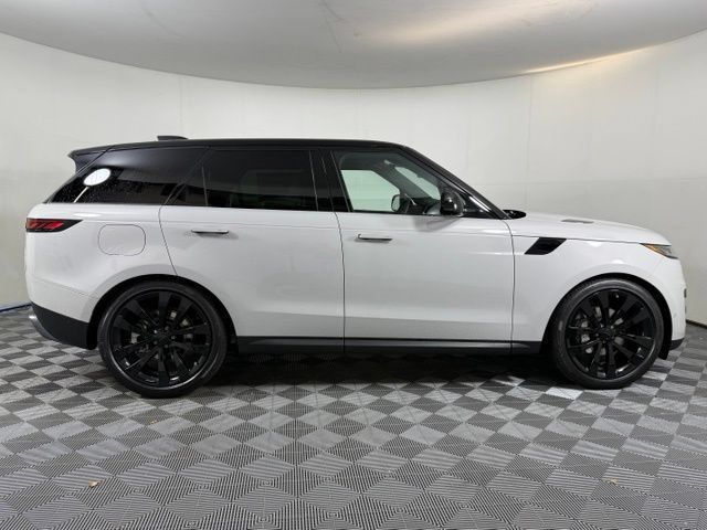 New 2026 Land Rover Range Rover Sport SE AWD/4WD image 8