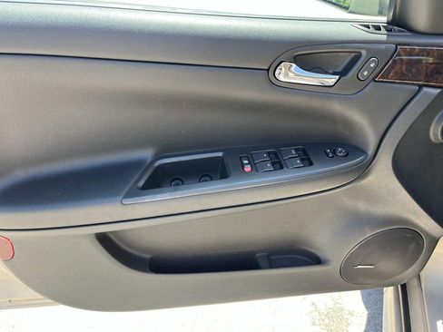 Used 2012 Chevrolet Impala LTZ FWD image 23
