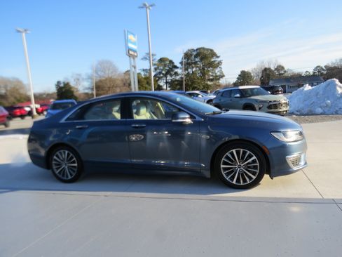 Used 2018 Lincoln MKZ Premiere image 5