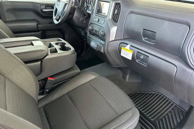 New 2026 Chevrolet Silverado 1500 Custom w/ LPO, Dark Essentials Package RWD image 17