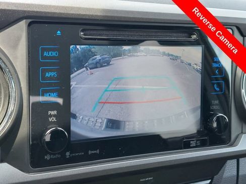 Used 2019 Toyota Tacoma TRD Off-Road w/ Technology Package AWD/4WD image 13