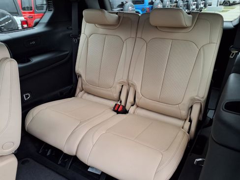 New 2025 Jeep Grand Cherokee L Limited image 15