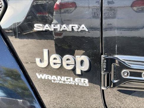 Certified 2018 Jeep Wrangler Unlimited Sahara AWD/4WD image 27