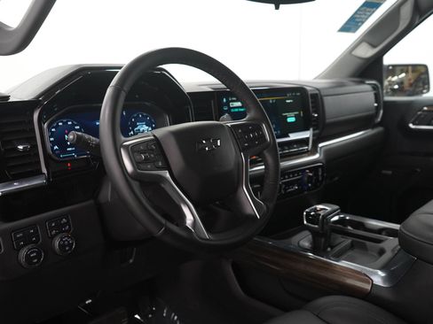 Used 2023 Chevrolet Silverado 1500 LT Trail Boss w/ LT Trail Boss Premium Package AWD/4WD image 25