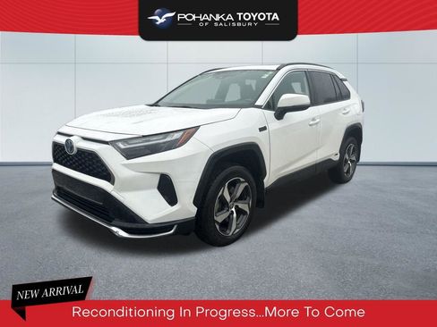 Used 2022 Toyota RAV4 SE w/ Weather & Moonroof Package image 1