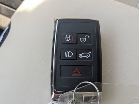 New 2026 Land Rover Range Rover SE image 29