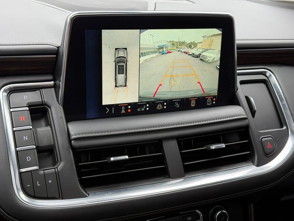 Used 2024 Chevrolet Suburban High Country AWD/4WD image 31