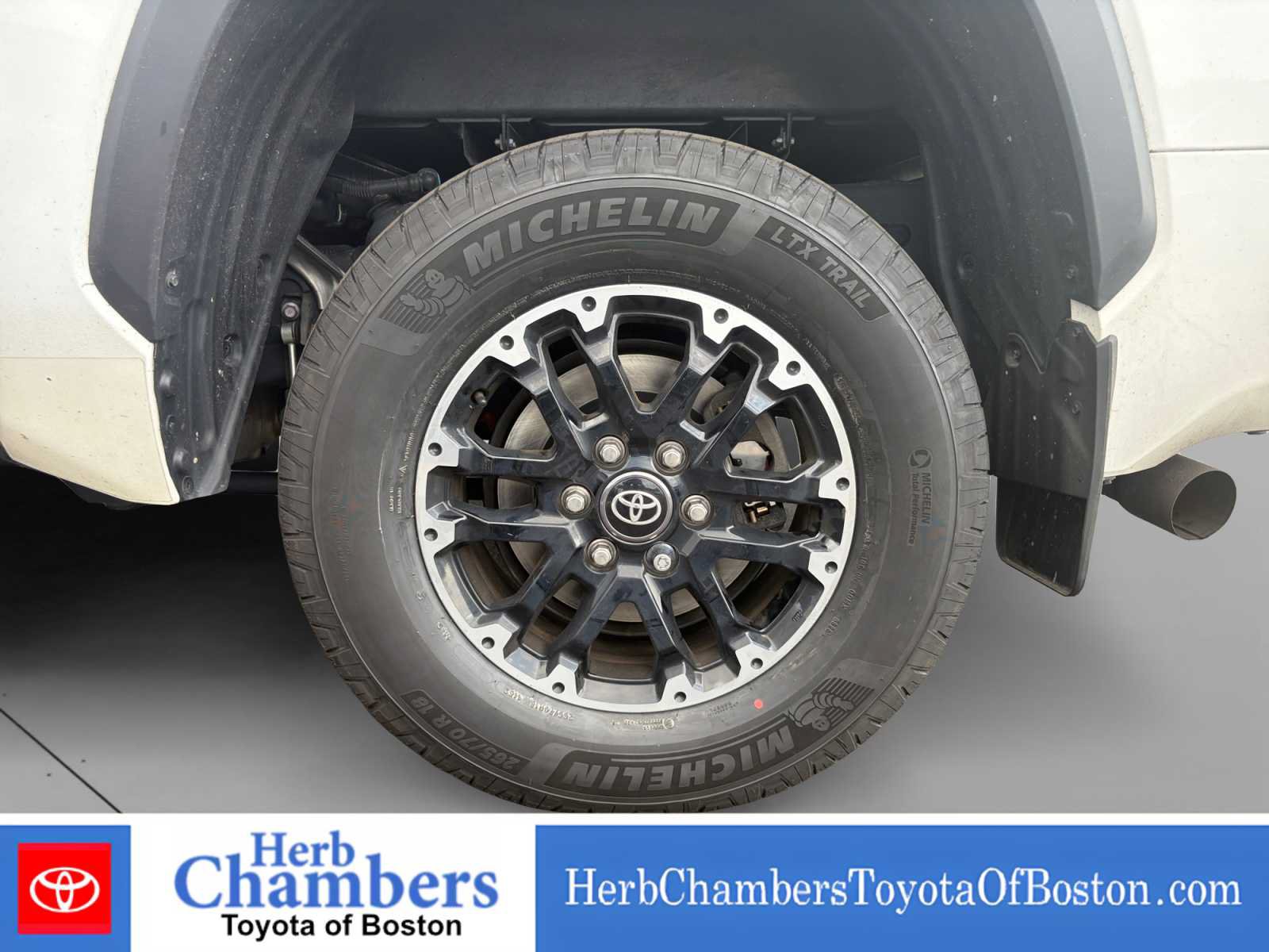 Used 2025 Toyota Tundra SR5 w/ TRD Off-Road Package AWD/4WD image 15