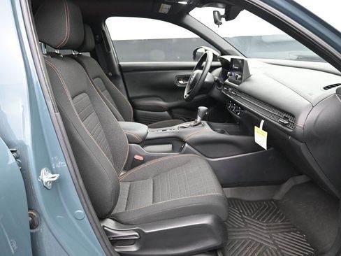 Used 2025 Honda HR-V Sport image 11
