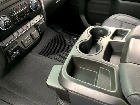 Used 2024 Chevrolet Silverado 2500 Custom w/ Custom Convenience Package image 17