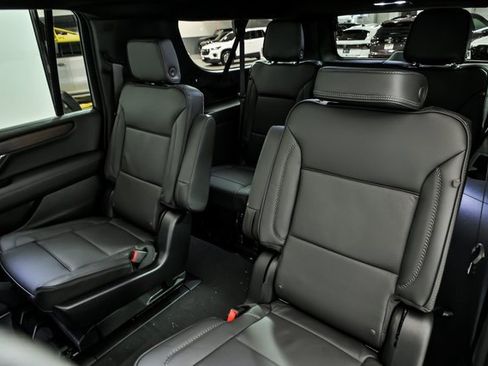 New 2026 GMC Yukon XL Denali w/ Sun & Power Step Package image 10