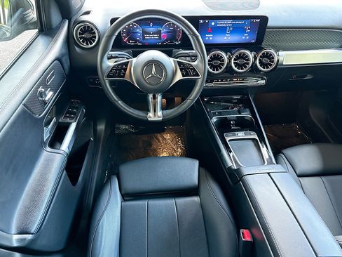 Used 2024 Mercedes-Benz GLB 250 image 23