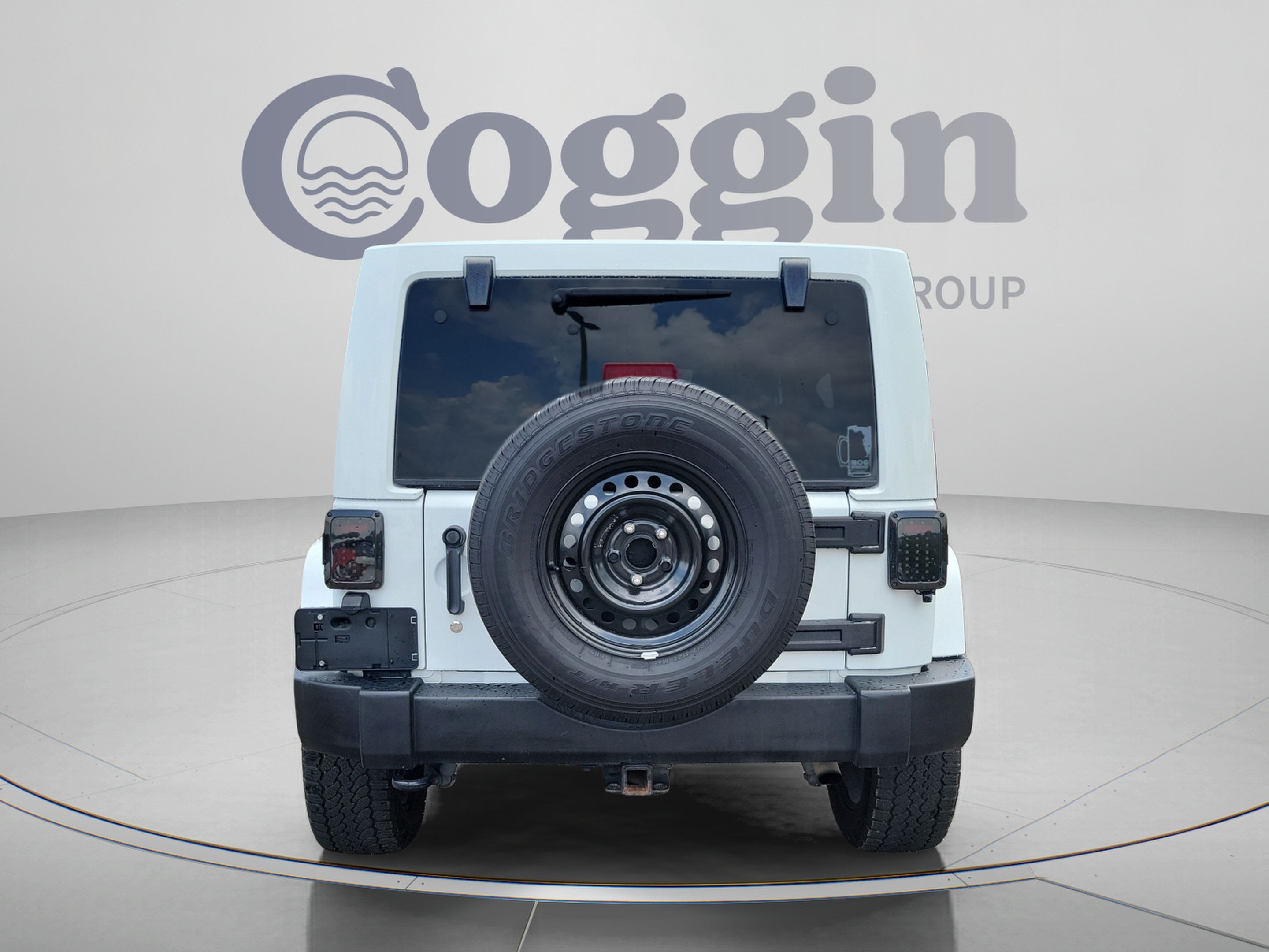 Used 2014 Jeep Wrangler Unlimited Rubicon w/ Connectivity Group AWD/4WD image 4