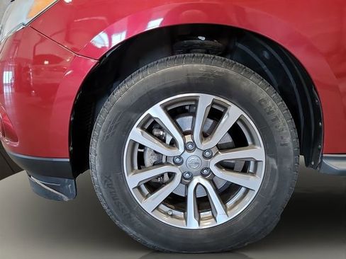 Used 2014 Nissan Pathfinder SV AWD/4WD image 12