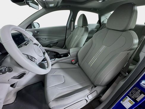 New 2026 Hyundai Elantra SEL Sport FWD image 11
