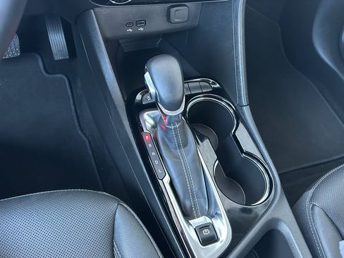 Used 2024 Buick Encore GX Sport Touring image 13