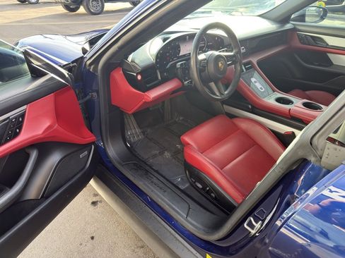 Used 2022 Porsche Taycan image 16