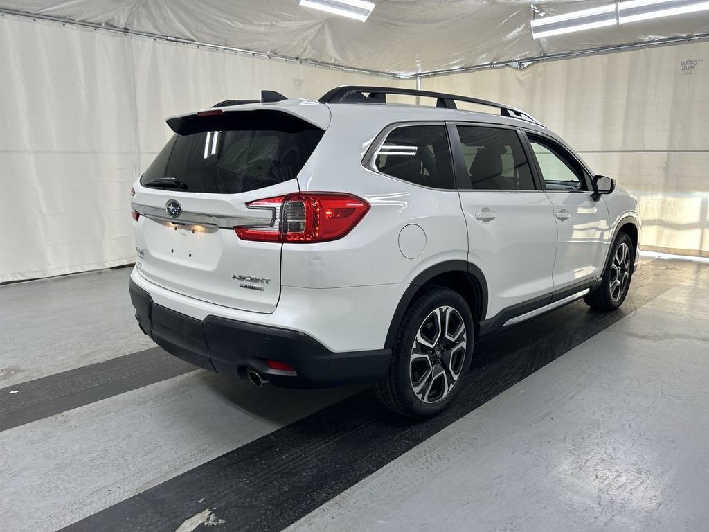 Used 2023 Subaru Ascent Limited AWD/4WD image 2
