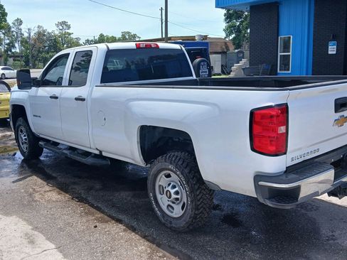 Used 2019 Chevrolet Silverado 2500 W/T w/ WT Convenience Package RWD image 3