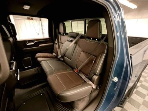 Used 2025 GMC Sierra 2500 Denali w/ Denali Reserve Package AWD/4WD image 25
