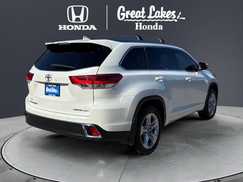 Used 2019 Toyota Highlander Limited image 4