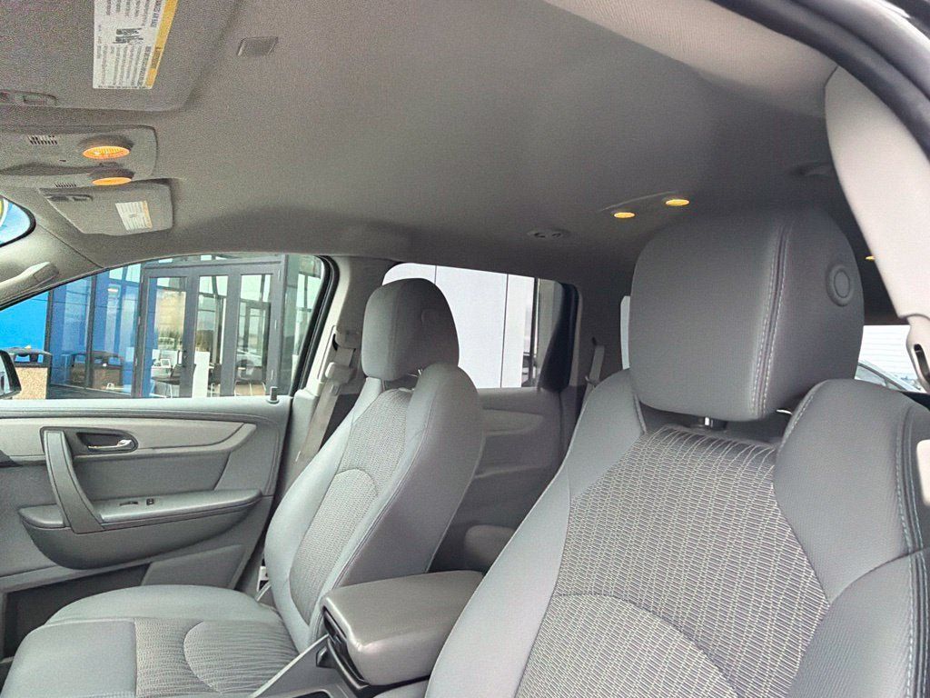 Used 2017 Chevrolet Traverse LS FWD image 17