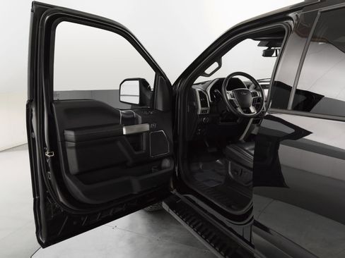 Used 2019 Ford F150 Lariat image 10